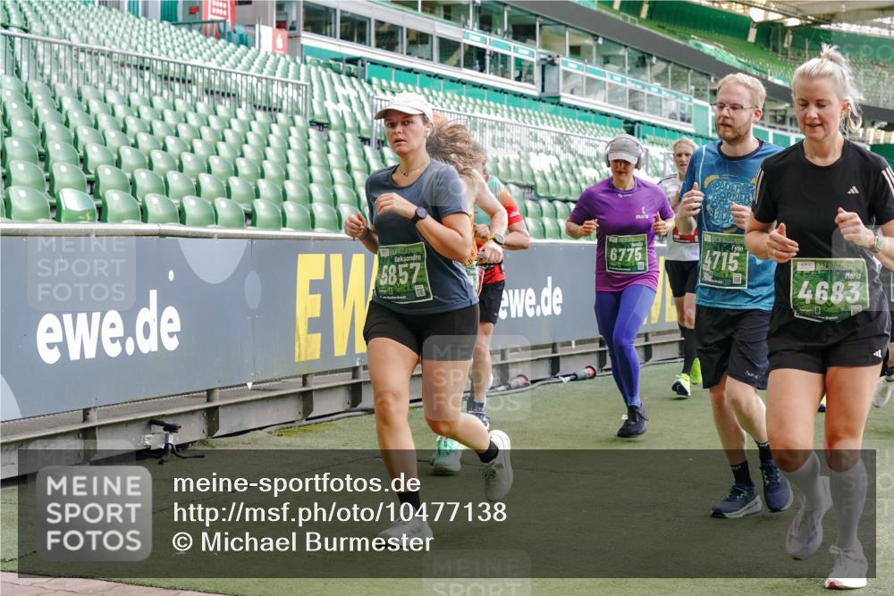 13.09.2026 - 21. swb-Marathon Bremen Michael Burmester http://msf.ph/oto/10477138 13.09.2026 13:17:20 Laufen im Stadion 134, 153, 231, 267, 271, 311, 404, 449, 588, 612, 653, 732, 753, 837, 990, 1057, 1185, 1312, 1424, 1425, 1465, 1539, 1790, 1813, 1825, 1844, 1868, 1987, 2056, 2067, 2096, 2259, 2351, 2357, 2358, 2363, 2381, 2389, 2419, 2532, 2550, 2562, 2579, 2586, 2601, 2647, 2655, 2664, 2678, 2698, 2778, 2797, 2799, 2821, 2846, 2880, 2893, 2974, 2984, 2996, 3104, 3133, 3146, 3180, 3195, 3210, 3213, 3314, 3331, 3337, 3366, 3387, 3421, 3431, 3479, 3501, 3506, 3512, 3537, 3548, 3633, 3654 meine-sportfotos.de