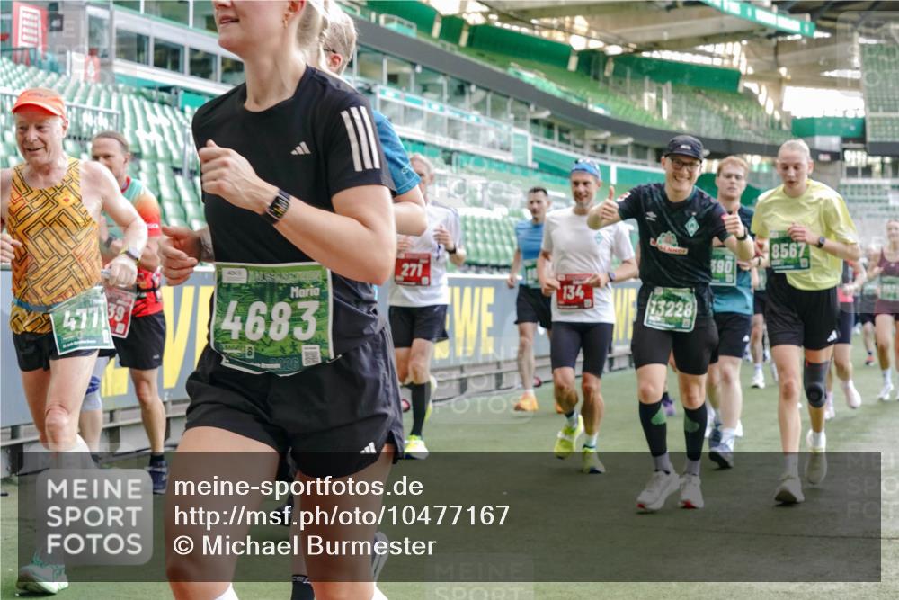 13.09.2026 - 21. swb-Marathon Bremen Michael Burmester http://msf.ph/oto/10477167 13.09.2026 13:17:21 Laufen im Stadion 134, 153, 231, 267, 271, 311, 404, 449, 588, 612, 653, 732, 753, 837, 990, 1057, 1185, 1312, 1424, 1425, 1465, 1539, 1790, 1813, 1825, 1844, 1868, 1987, 2056, 2067, 2096, 2259, 2351, 2357, 2358, 2363, 2381, 2389, 2419, 2532, 2550, 2562, 2579, 2586, 2601, 2647, 2655, 2664, 2678, 2698, 2778, 2797, 2799, 2821, 2846, 2880, 2893, 2974, 2984, 2996, 3104, 3133, 3146, 3180, 3195, 3210, 3213, 3314, 3331, 3337, 3366, 3387, 3421, 3431, 3476, 3479, 3501, 3506, 3512, 3537, 3548, 3633, 3654 meine-sportfotos.de