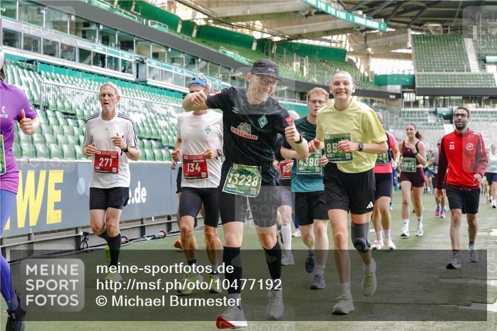 13.09.2026 - 21. swb-Marathon Bremen Michael Burmester http://msf.ph/oto/10477192 13.09.2026 13:17:22 Laufen im Stadion 134, 153, 231, 267, 271, 311, 404, 449, 588, 612, 732, 753, 837, 990, 1057, 1185, 1312, 1424, 1425, 1465, 1539, 1790, 1813, 1825, 1844, 1868, 1987, 2056, 2067, 2096, 2259, 2351, 2357, 2358, 2363, 2381, 2389, 2419, 2532, 2550, 2562, 2579, 2586, 2601, 2647, 2655, 2664, 2678, 2698, 2778, 2797, 2799, 2821, 2846, 2880, 2893, 2974, 2984, 2996, 3104, 3133, 3146, 3180, 3195, 3210, 3213, 3314, 3331, 3337, 3366, 3387, 3421, 3431, 3476, 3479, 3501, 3506, 3537, 3548, 3633, 3654 meine-sportfotos.de