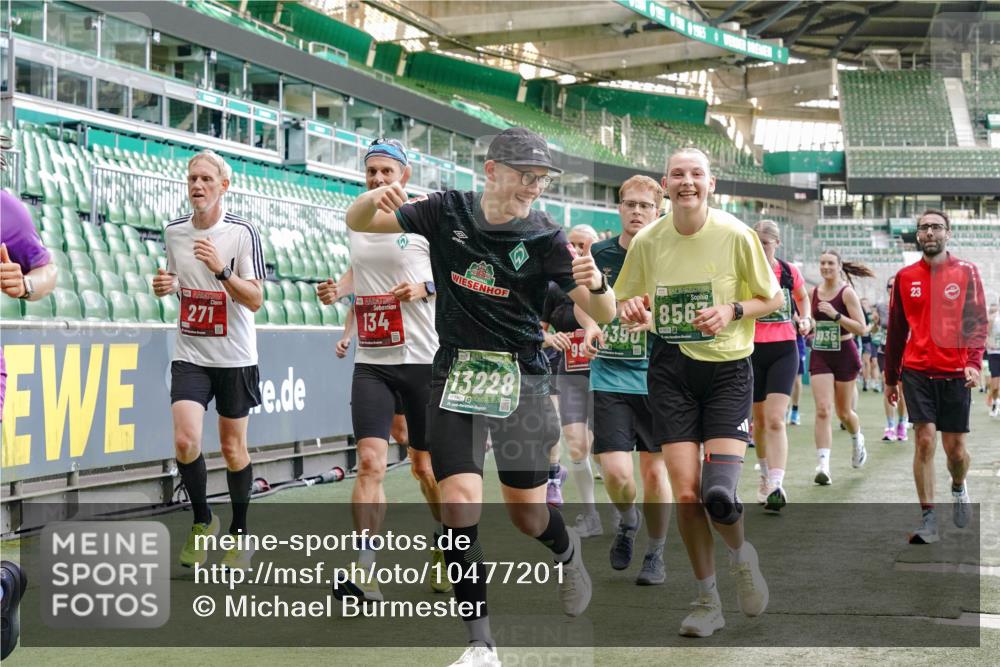 13.09.2026 - 21. swb-Marathon Bremen Michael Burmester http://msf.ph/oto/10477201 13.09.2026 13:17:22 Laufen im Stadion 134, 153, 231, 267, 271, 311, 404, 449, 588, 612, 732, 753, 837, 990, 1057, 1185, 1312, 1424, 1425, 1465, 1539, 1790, 1813, 1825, 1844, 1868, 1987, 2056, 2067, 2096, 2259, 2351, 2357, 2358, 2363, 2381, 2389, 2419, 2532, 2550, 2562, 2579, 2586, 2601, 2647, 2655, 2664, 2678, 2698, 2778, 2797, 2799, 2821, 2846, 2880, 2893, 2974, 2984, 2996, 3104, 3133, 3146, 3180, 3195, 3210, 3213, 3314, 3331, 3337, 3366, 3387, 3421, 3431, 3476, 3479, 3501, 3506, 3537, 3548, 3633, 3654 meine-sportfotos.de