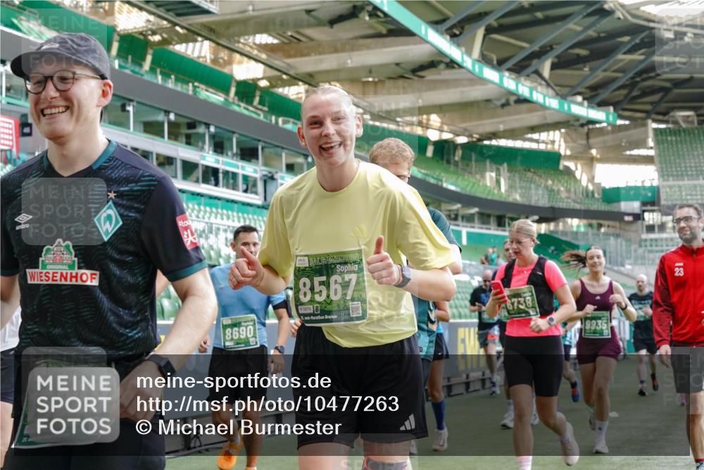 13.09.2026 - 21. swb-Marathon Bremen Michael Burmester http://msf.ph/oto/10477263 13.09.2026 13:17:23 Laufen im Stadion 134, 153, 231, 267, 271, 311, 404, 449, 588, 612, 732, 753, 837, 990, 1057, 1185, 1312, 1424, 1425, 1465, 1539, 1790, 1813, 1825, 1844, 1868, 1987, 2056, 2067, 2096, 2259, 2351, 2357, 2358, 2363, 2381, 2389, 2419, 2532, 2550, 2562, 2579, 2586, 2601, 2647, 2655, 2664, 2678, 2698, 2778, 2797, 2799, 2821, 2846, 2880, 2893, 2974, 2984, 2996, 3104, 3133, 3146, 3180, 3195, 3210, 3213, 3314, 3331, 3337, 3366, 3387, 3421, 3431, 3476, 3479, 3501, 3506, 3537, 3548, 3633, 3654 meine-sportfotos.de