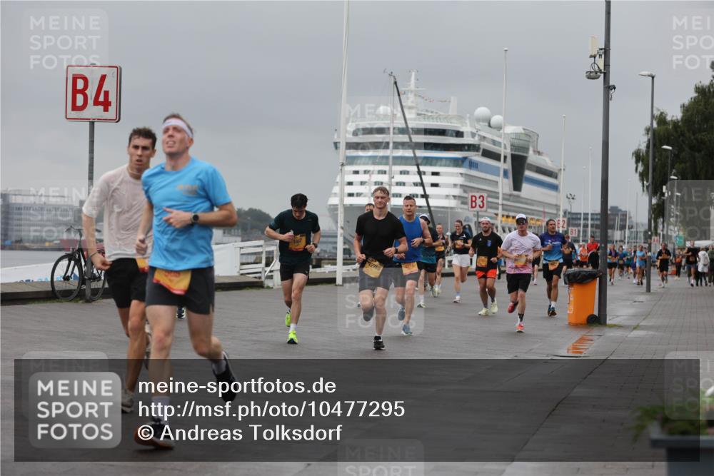 13.09.2026 - Kiel Lauf Andreas Tolksdorf http://msf.ph/oto/10477295 13.09.2026 11:50:21 Kiellinie 4, 12769, 4918, 3 meine-sportfotos.de