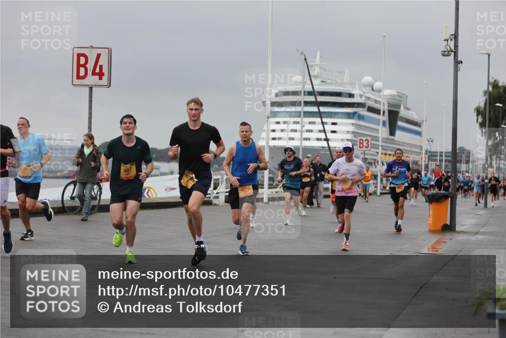 13.09.2026 - Kiel Lauf Andreas Tolksdorf http://msf.ph/oto/10477351 13.09.2026 11:50:24 Kiellinie 4, 1077, 1657, 4818, 3 meine-sportfotos.de