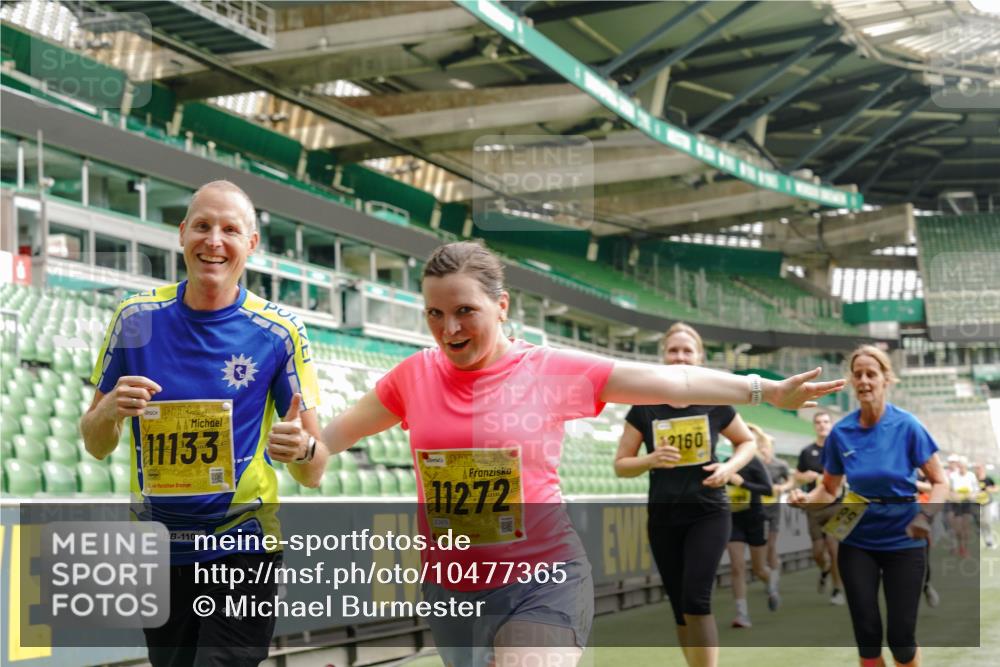 13.09.2026 - 21. swb-Marathon Bremen Michael Burmester http://msf.ph/oto/10477365 13.09.2026 10:39:50 Laufen im Stadion 10135, 10138, 10139, 10156, 10168, 10169, 10188, 10204, 10213, 10217, 10229, 10234, 10238, 10259, 10260, 10279, 10280, 10299, 10314, 10321, 10360, 10363, 10364, 10378, 10386, 10404, 10406, 10417, 10424, 10435, 10455, 10457, 10469, 10484, 10493, 10501, 10505, 10510, 10511, 10526, 10556, 10570, 10576, 10580, 10582, 10595, 10599, 10609, 10616, 10619, 10630, 10653, 10660, 10661, 10662, 10664, 10686, 10696, 10697, 10712, 10737, 10743, 10751 meine-sportfotos.de