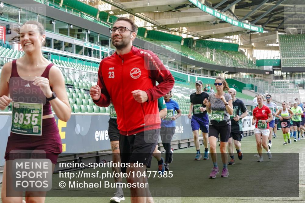 13.09.2026 - 21. swb-Marathon Bremen Michael Burmester http://msf.ph/oto/10477385 13.09.2026 13:17:26 Laufen im Stadion 134, 153, 231, 267, 271, 311, 404, 449, 588, 732, 753, 837, 990, 1057, 1185, 1312, 1424, 1425, 1465, 1539, 1790, 1813, 1825, 1844, 1868, 1987, 2056, 2067, 2096, 2259, 2351, 2357, 2358, 2363, 2381, 2389, 2419, 2532, 2550, 2562, 2579, 2586, 2601, 2647, 2655, 2664, 2698, 2778, 2797, 2799, 2821, 2846, 2849, 2880, 2893, 2974, 2984, 2996, 3104, 3133, 3146, 3180, 3195, 3210, 3213, 3314, 3331, 3337, 3366, 3387, 3421, 3431, 3476, 3479, 3501, 3506, 3537, 3548, 3633, 3654 meine-sportfotos.de