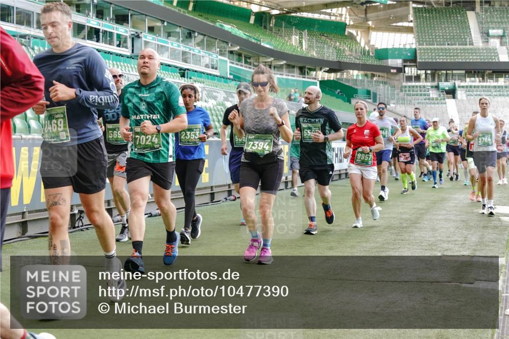 13.09.2026 - 21. swb-Marathon Bremen Michael Burmester http://msf.ph/oto/10477390 13.09.2026 13:17:27 Laufen im Stadion 134, 153, 231, 267, 271, 311, 404, 449, 588, 732, 753, 837, 990, 1057, 1185, 1312, 1424, 1425, 1465, 1539, 1790, 1813, 1825, 1844, 1868, 1987, 2056, 2067, 2096, 2259, 2351, 2357, 2358, 2363, 2381, 2389, 2419, 2532, 2550, 2562, 2579, 2586, 2601, 2647, 2655, 2664, 2698, 2778, 2797, 2799, 2821, 2846, 2849, 2880, 2893, 2974, 2984, 2996, 3104, 3133, 3146, 3180, 3195, 3210, 3213, 3314, 3331, 3337, 3366, 3387, 3421, 3431, 3476, 3479, 3501, 3506, 3537, 3548, 3633, 3654 meine-sportfotos.de