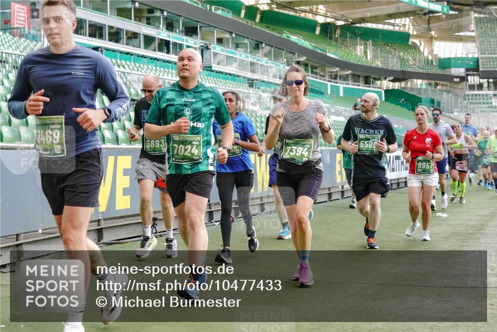 13.09.2026 - 21. swb-Marathon Bremen Michael Burmester http://msf.ph/oto/10477433 13.09.2026 13:17:27 Laufen im Stadion 134, 153, 231, 267, 271, 311, 404, 449, 588, 732, 753, 837, 990, 1057, 1185, 1312, 1424, 1425, 1465, 1539, 1790, 1813, 1825, 1844, 1868, 1987, 2056, 2067, 2096, 2259, 2351, 2357, 2358, 2363, 2381, 2389, 2419, 2532, 2550, 2562, 2579, 2586, 2601, 2647, 2655, 2664, 2698, 2778, 2797, 2799, 2821, 2846, 2849, 2880, 2893, 2974, 2984, 2996, 3104, 3133, 3146, 3180, 3195, 3210, 3213, 3314, 3331, 3337, 3366, 3387, 3421, 3431, 3476, 3479, 3501, 3506, 3537, 3548, 3633, 3654 meine-sportfotos.de