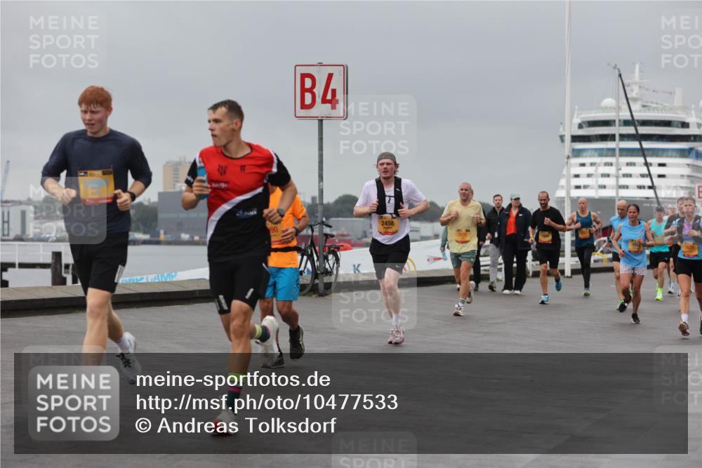 13.09.2026 - Kiel Lauf Andreas Tolksdorf http://msf.ph/oto/10477533 13.09.2026 11:50:40 Kiellinie 90, 4, 2458, 7037 meine-sportfotos.de