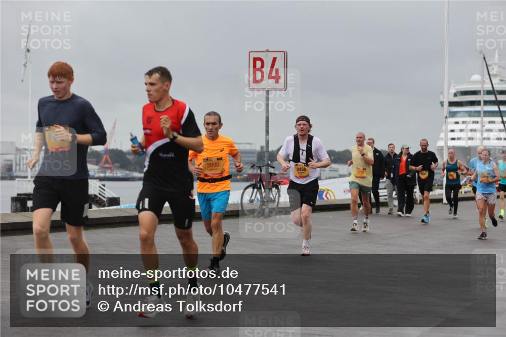 13.09.2026 - Kiel Lauf Andreas Tolksdorf http://msf.ph/oto/10477541 13.09.2026 11:50:41 Kiellinie 4, 3990, 2458, 7037 meine-sportfotos.de