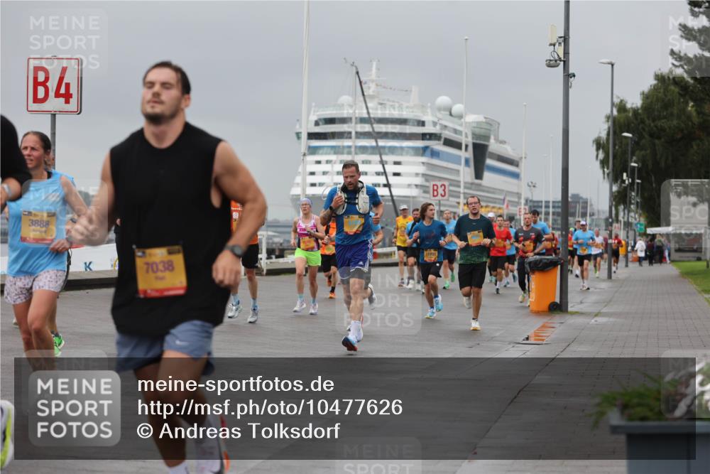 13.09.2026 - Kiel Lauf Andreas Tolksdorf http://msf.ph/oto/10477626 13.09.2026 11:50:46 Kiellinie 4, 3888, 3, 7038, 11735 meine-sportfotos.de