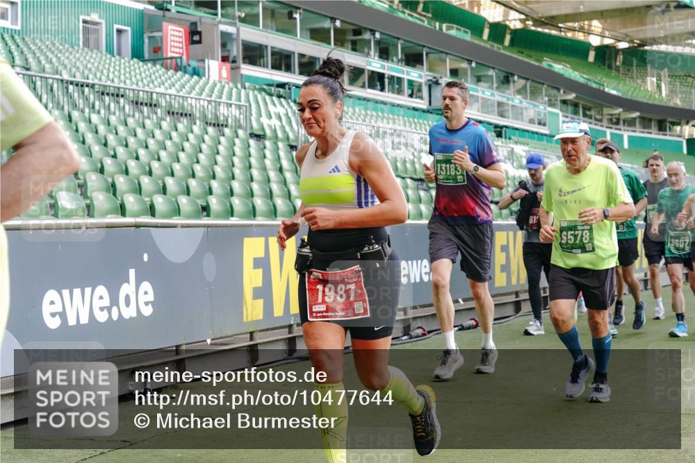 13.09.2026 - 21. swb-Marathon Bremen Michael Burmester http://msf.ph/oto/10477644 13.09.2026 13:17:33 Laufen im Stadion 134, 153, 231, 267, 271, 311, 404, 449, 588, 732, 753, 837, 990, 1057, 1185, 1312, 1424, 1425, 1465, 1539, 1790, 1813, 1825, 1844, 1868, 1987, 2056, 2067, 2096, 2123, 2259, 2351, 2357, 2358, 2363, 2381, 2389, 2419, 2532, 2550, 2562, 2579, 2586, 2601, 2614, 2647, 2655, 2664, 2778, 2797, 2799, 2821, 2846, 2849, 2880, 2893, 2974, 2984, 2996, 3104, 3133, 3146, 3180, 3195, 3210, 3213, 3314, 3337, 3366, 3387, 3421, 3431, 3476, 3479, 3501, 3506, 3537, 3548, 3633, 3654, 3740 meine-sportfotos.de