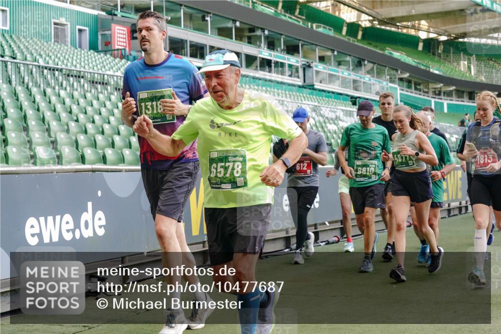 13.09.2026 - 21. swb-Marathon Bremen Michael Burmester http://msf.ph/oto/10477687 13.09.2026 13:17:34 Laufen im Stadion 134, 153, 231, 267, 271, 311, 404, 449, 588, 732, 753, 837, 990, 1057, 1185, 1312, 1424, 1425, 1465, 1539, 1790, 1813, 1825, 1844, 1868, 1987, 2056, 2067, 2096, 2123, 2259, 2351, 2357, 2358, 2363, 2381, 2389, 2419, 2532, 2550, 2562, 2579, 2586, 2601, 2614, 2647, 2655, 2778, 2797, 2799, 2821, 2849, 2880, 2893, 2974, 2984, 2996, 2999, 3104, 3146, 3180, 3195, 3210, 3213, 3314, 3337, 3366, 3387, 3421, 3431, 3476, 3479, 3501, 3506, 3537, 3548, 3633, 3654, 3740 meine-sportfotos.de