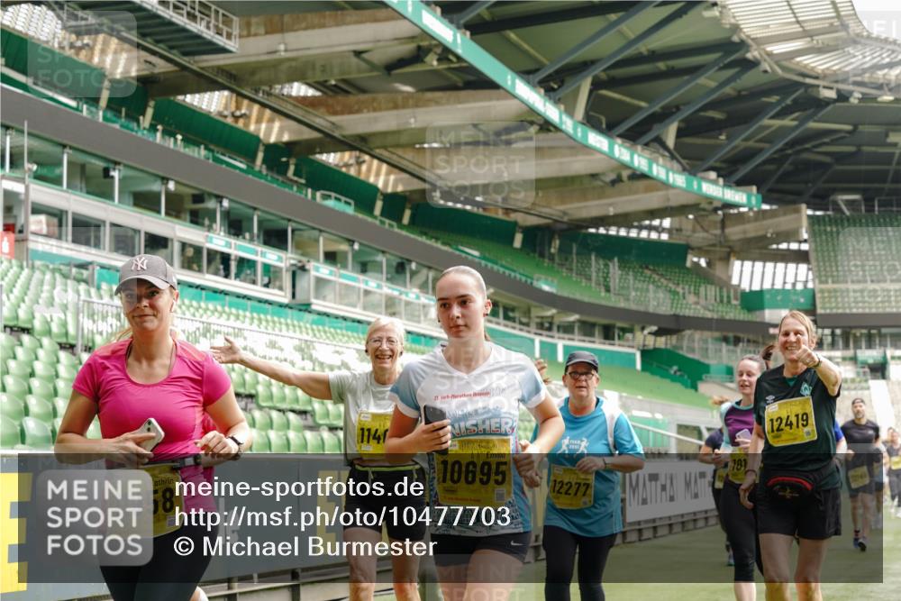 13.09.2026 - 21. swb-Marathon Bremen Michael Burmester http://msf.ph/oto/10477703 13.09.2026 10:40:02 Laufen im Stadion 10135, 10138, 10139, 10156, 10169, 10204, 10213, 10217, 10229, 10234, 10238, 10259, 10279, 10280, 10299, 10314, 10321, 10354, 10360, 10363, 10364, 10378, 10386, 10404, 10406, 10417, 10424, 10435, 10455, 10457, 10469, 10484, 10493, 10501, 10505, 10510, 10511, 10545, 10556, 10570, 10576, 10580, 10582, 10595, 10599, 10609, 10611, 10616, 10619, 10630, 10653, 10660, 10662, 10664, 10686, 10694, 10696, 10712, 10737, 10743, 10751 meine-sportfotos.de