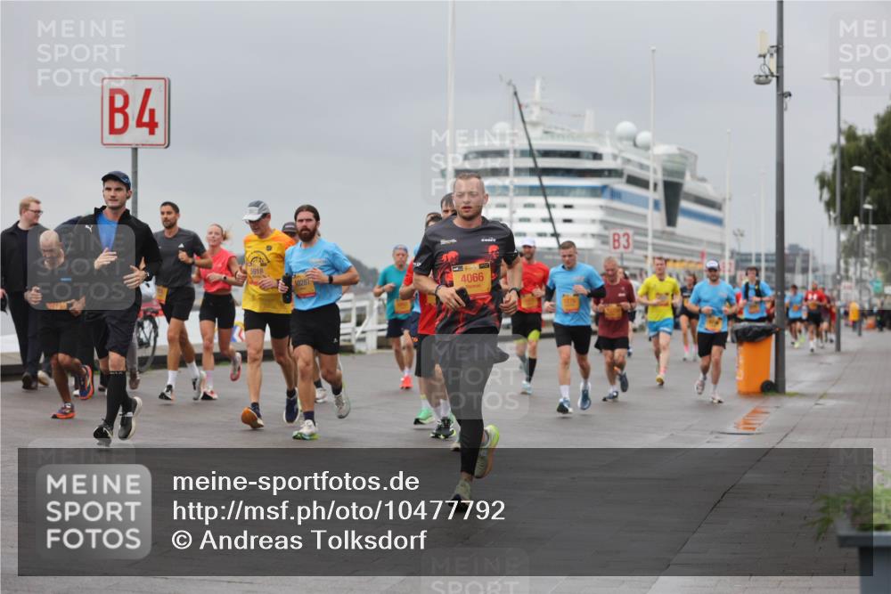 13.09.2026 - Kiel Lauf Andreas Tolksdorf http://msf.ph/oto/10477792 13.09.2026 11:50:54 Kiellinie 4, 5918, 10287, 4066, 3 meine-sportfotos.de
