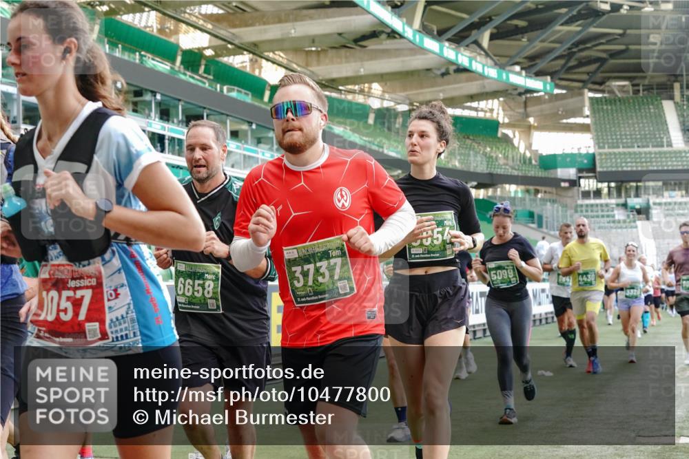 13.09.2026 - 21. swb-Marathon Bremen Michael Burmester http://msf.ph/oto/10477800 13.09.2026 13:17:37 Laufen im Stadion 134, 153, 231, 267, 271, 311, 404, 449, 546, 588, 732, 753, 837, 990, 1057, 1185, 1312, 1424, 1425, 1465, 1539, 1790, 1813, 1825, 1844, 1868, 1987, 2056, 2067, 2096, 2123, 2259, 2351, 2357, 2358, 2363, 2381, 2389, 2419, 2532, 2550, 2562, 2579, 2586, 2601, 2614, 2647, 2655, 2778, 2797, 2799, 2821, 2849, 2857, 2880, 2893, 2974, 2984, 2996, 2999, 3100, 3104, 3146, 3180, 3195, 3210, 3213, 3314, 3337, 3366, 3387, 3421, 3431, 3476, 3479, 3501, 3506, 3537, 3548, 3633, 3654, 3740 meine-sportfotos.de