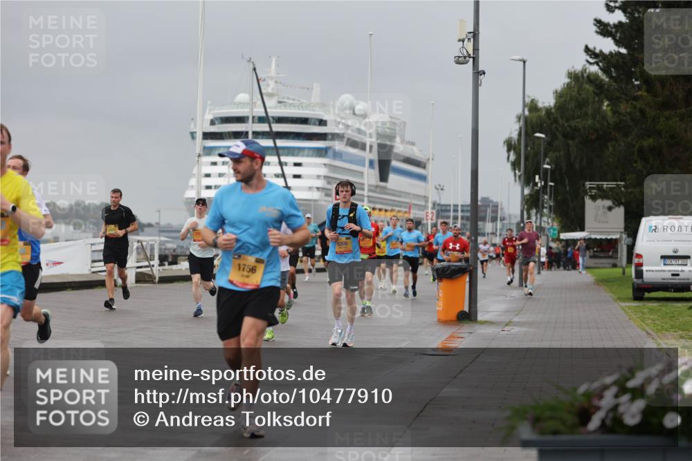 13.09.2026 - Kiel Lauf Andreas Tolksdorf http://msf.ph/oto/10477910 13.09.2026 11:51:01 Kiellinie 1756, 12422, 8308, 100 meine-sportfotos.de