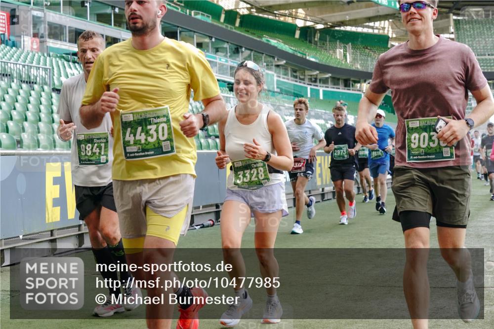 13.09.2026 - 21. swb-Marathon Bremen Michael Burmester http://msf.ph/oto/10477985 13.09.2026 13:17:42 Laufen im Stadion 134, 153, 267, 271, 311, 404, 449, 546, 588, 732, 753, 837, 990, 1057, 1185, 1312, 1424, 1425, 1465, 1539, 1790, 1813, 1825, 1844, 1868, 1987, 2056, 2067, 2096, 2123, 2259, 2357, 2358, 2363, 2381, 2389, 2419, 2532, 2550, 2562, 2586, 2601, 2614, 2647, 2655, 2778, 2797, 2821, 2849, 2857, 2880, 2893, 2974, 2984, 2996, 2999, 3096, 3100, 3104, 3146, 3180, 3195, 3210, 3213, 3314, 3337, 3366, 3387, 3421, 3431, 3476, 3479, 3501, 3506, 3537, 3548, 3633, 3654, 3740, 4478 meine-sportfotos.de