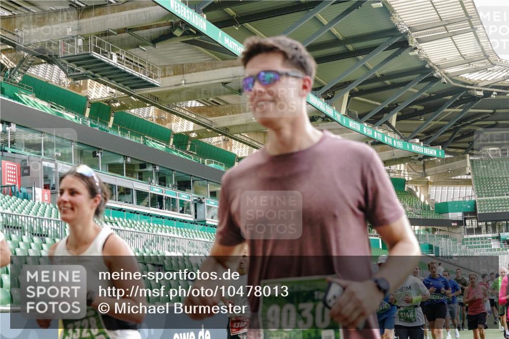 13.09.2026 - 21. swb-Marathon Bremen Michael Burmester http://msf.ph/oto/10478013 13.09.2026 13:17:43 Laufen im Stadion 134, 153, 267, 271, 311, 404, 449, 546, 588, 732, 753, 837, 990, 1057, 1312, 1424, 1425, 1465, 1539, 1790, 1813, 1825, 1844, 1868, 1987, 2056, 2067, 2096, 2123, 2259, 2357, 2358, 2363, 2381, 2389, 2419, 2532, 2550, 2562, 2586, 2601, 2614, 2647, 2655, 2778, 2797, 2821, 2849, 2857, 2880, 2893, 2974, 2984, 2996, 2999, 3096, 3100, 3104, 3146, 3180, 3195, 3210, 3213, 3314, 3337, 3366, 3387, 3421, 3431, 3476, 3479, 3501, 3506, 3537, 3548, 3633, 3654, 3740, 4478 meine-sportfotos.de