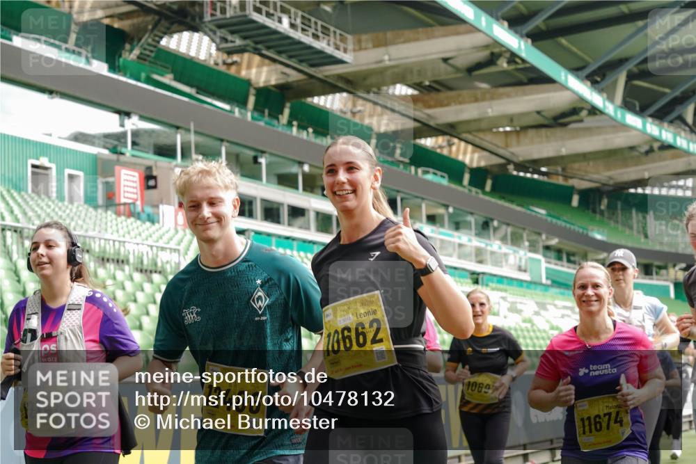 13.09.2026 - 21. swb-Marathon Bremen Michael Burmester http://msf.ph/oto/10478132 13.09.2026 10:40:15 Laufen im Stadion 10135, 10138, 10139, 10155, 10156, 10169, 10204, 10213, 10217, 10229, 10234, 10238, 10279, 10280, 10299, 10313, 10314, 10321, 10354, 10360, 10363, 10364, 10378, 10386, 10404, 10406, 10417, 10424, 10435, 10455, 10457, 10469, 10483, 10484, 10493, 10501, 10505, 10510, 10511, 10545, 10556, 10570, 10576, 10580, 10582, 10586, 10595, 10599, 10609, 10611, 10616, 10619, 10630, 10653, 10660, 10662, 10664, 10686, 10694, 10696, 10712, 10737, 10743, 10751, 10766 meine-sportfotos.de