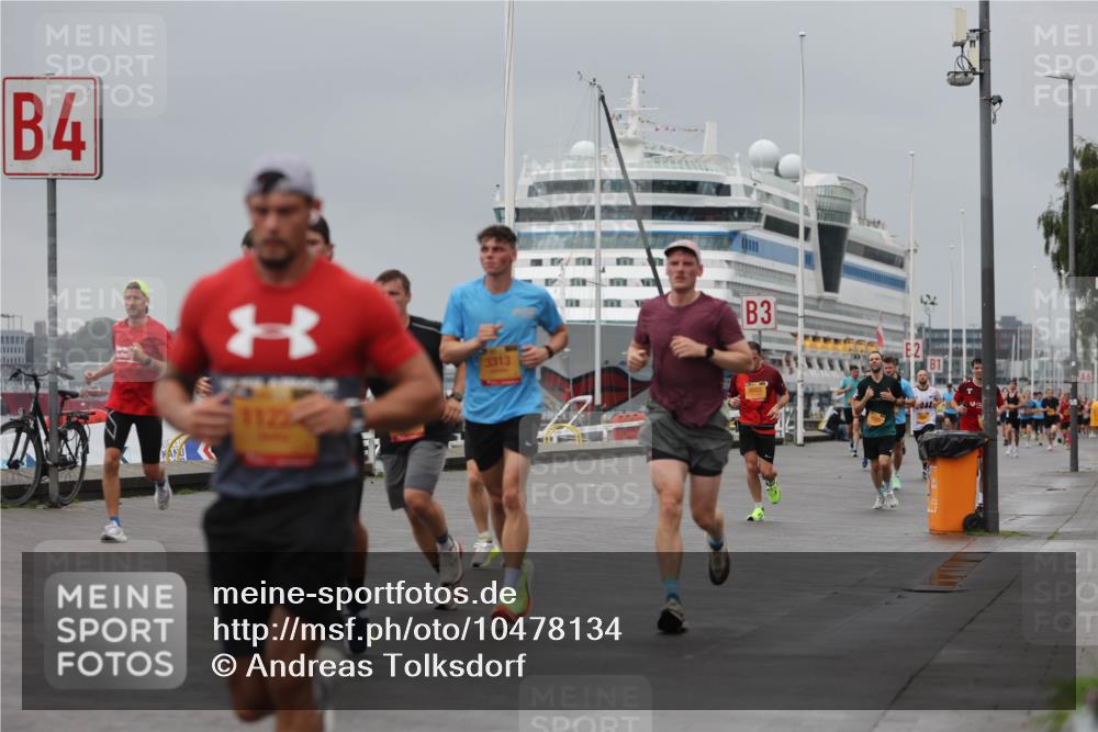 13.09.2026 - Kiel Lauf Andreas Tolksdorf http://msf.ph/oto/10478134 13.09.2026 11:51:12 Kiellinie 4, 1122, 3313, 3 meine-sportfotos.de