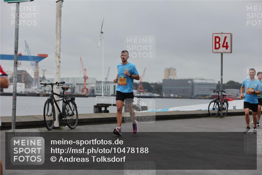 13.09.2026 - Kiel Lauf Andreas Tolksdorf http://msf.ph/oto/10478188 13.09.2026 11:51:30 Kiellinie 9662, 4 meine-sportfotos.de