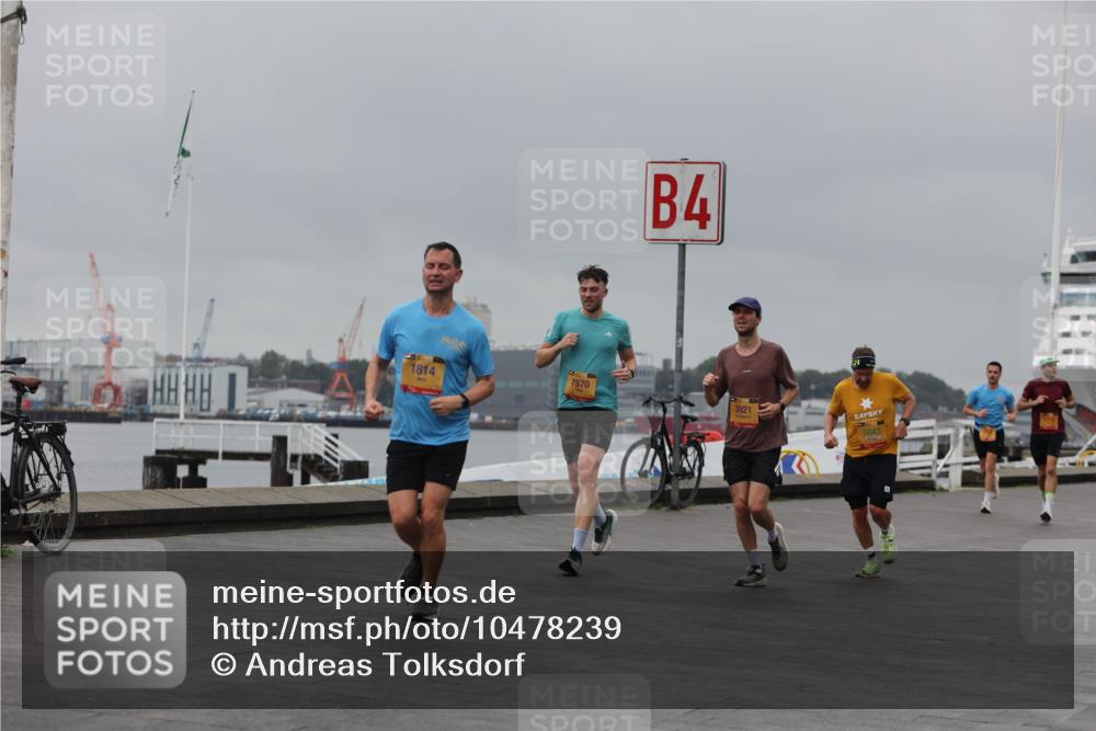 13.09.2026 - Kiel Lauf Andreas Tolksdorf http://msf.ph/oto/10478239 13.09.2026 11:51:32 Kiellinie 1814, 4, 7570, 3921, 6043 meine-sportfotos.de