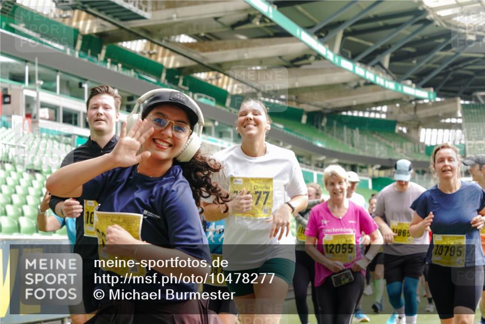 13.09.2026 - 21. swb-Marathon Bremen Michael Burmester http://msf.ph/oto/10478277 13.09.2026 10:40:19 Laufen im Stadion 10135, 10138, 10139, 10155, 10156, 10169, 10204, 10213, 10217, 10229, 10234, 10238, 10279, 10280, 10299, 10313, 10314, 10321, 10354, 10360, 10363, 10364, 10378, 10386, 10404, 10406, 10417, 10424, 10435, 10455, 10457, 10469, 10483, 10484, 10493, 10501, 10505, 10510, 10511, 10545, 10556, 10570, 10576, 10580, 10582, 10586, 10595, 10599, 10609, 10611, 10616, 10619, 10630, 10653, 10660, 10662, 10664, 10686, 10694, 10696, 10706, 10712, 10737, 10743, 10751, 10766 meine-sportfotos.de