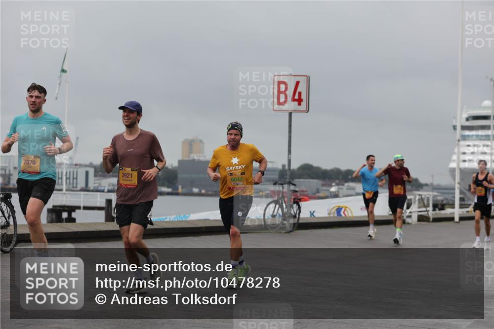 13.09.2026 - Kiel Lauf Andreas Tolksdorf http://msf.ph/oto/10478278 13.09.2026 11:51:34 Kiellinie 7570, 1, 38, 3921, 6043, 4 meine-sportfotos.de