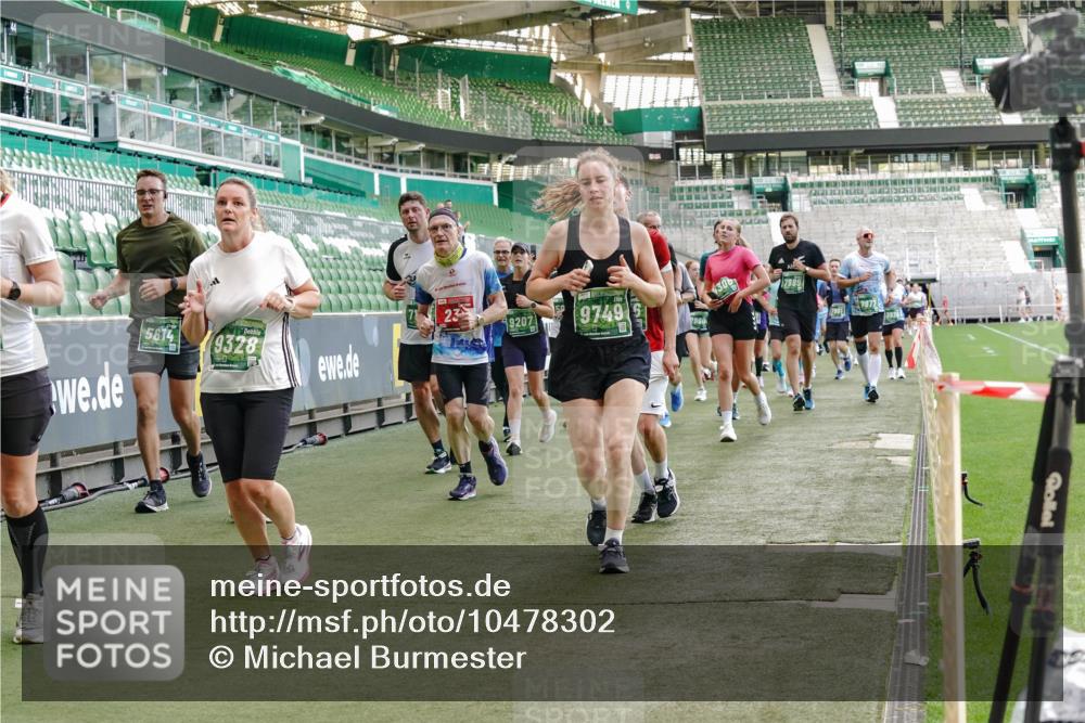13.09.2026 - 21. swb-Marathon Bremen Michael Burmester http://msf.ph/oto/10478302 13.09.2026 13:17:52 Laufen im Stadion 134, 153, 267, 271, 311, 404, 449, 546, 588, 732, 753, 837, 990, 1057, 1424, 1425, 1539, 1790, 1813, 1825, 1844, 1868, 1987, 2056, 2067, 2096, 2123, 2137, 2259, 2294, 2357, 2358, 2363, 2381, 2389, 2419, 2453, 2532, 2550, 2562, 2586, 2601, 2614, 2647, 2655, 2778, 2797, 2821, 2849, 2857, 2879, 2880, 2893, 2984, 2996, 2999, 3096, 3100, 3104, 3146, 3180, 3195, 3210, 3213, 3314, 3337, 3366, 3421, 3431, 3476, 3479, 3501, 3506, 3537, 3548, 3633, 3654, 3740, 4478 meine-sportfotos.de