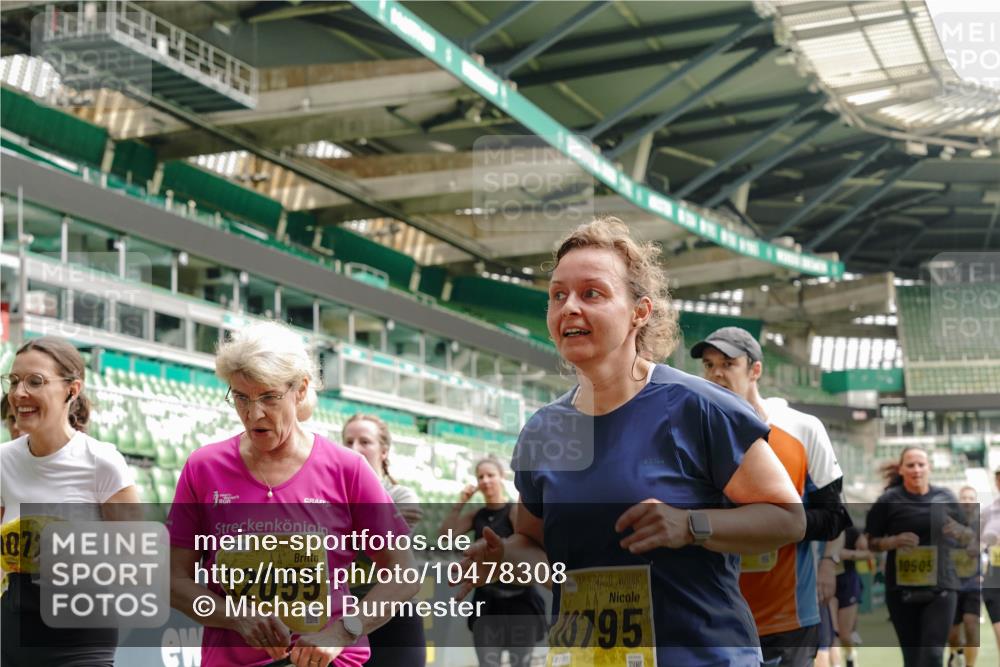 13.09.2026 - 21. swb-Marathon Bremen Michael Burmester http://msf.ph/oto/10478308 13.09.2026 10:40:20 Laufen im Stadion 10135, 10138, 10139, 10155, 10156, 10169, 10204, 10213, 10217, 10229, 10234, 10238, 10279, 10280, 10299, 10313, 10314, 10321, 10354, 10360, 10363, 10364, 10378, 10386, 10404, 10406, 10417, 10424, 10435, 10455, 10457, 10469, 10483, 10484, 10493, 10501, 10505, 10510, 10511, 10545, 10556, 10570, 10576, 10580, 10582, 10586, 10595, 10599, 10609, 10611, 10616, 10619, 10630, 10653, 10660, 10662, 10664, 10686, 10694, 10696, 10706, 10712, 10737, 10743, 10751, 10766 meine-sportfotos.de