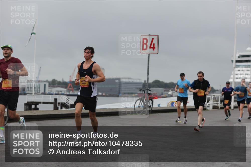 13.09.2026 - Kiel Lauf Andreas Tolksdorf http://msf.ph/oto/10478335 13.09.2026 11:51:39 Kiellinie 9318, 2226, 4, 11812 meine-sportfotos.de