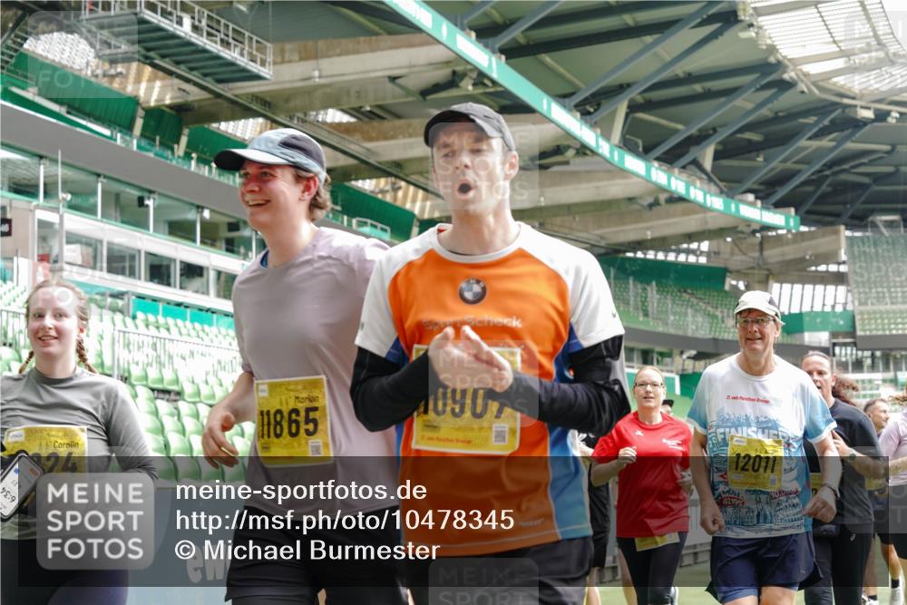 13.09.2026 - 21. swb-Marathon Bremen Michael Burmester http://msf.ph/oto/10478345 13.09.2026 10:40:22 Laufen im Stadion 10135, 10138, 10139, 10155, 10156, 10169, 10204, 10213, 10217, 10229, 10234, 10238, 10279, 10280, 10299, 10313, 10314, 10321, 10354, 10360, 10363, 10364, 10378, 10386, 10404, 10406, 10417, 10424, 10435, 10455, 10457, 10469, 10483, 10484, 10493, 10501, 10505, 10510, 10511, 10545, 10556, 10570, 10576, 10580, 10582, 10586, 10599, 10609, 10611, 10616, 10619, 10653, 10660, 10662, 10664, 10686, 10694, 10696, 10706, 10712, 10737, 10743, 10751, 10766, 10768 meine-sportfotos.de