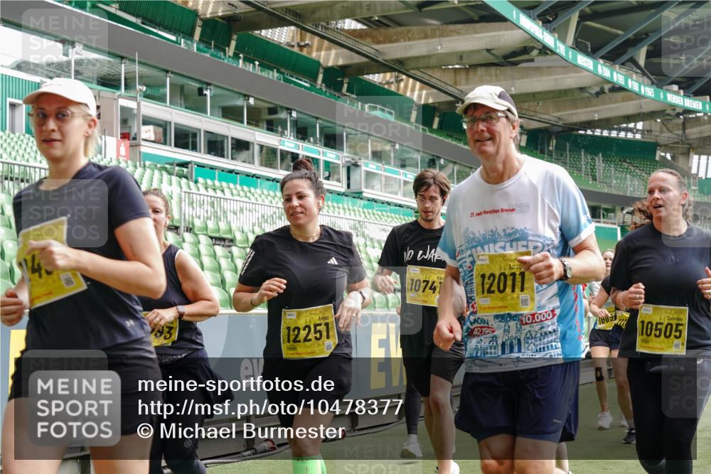 13.09.2026 - 21. swb-Marathon Bremen Michael Burmester http://msf.ph/oto/10478377 13.09.2026 10:40:23 Laufen im Stadion 10135, 10138, 10139, 10155, 10156, 10169, 10204, 10213, 10217, 10229, 10234, 10238, 10279, 10280, 10299, 10313, 10314, 10321, 10354, 10360, 10363, 10364, 10378, 10386, 10404, 10406, 10417, 10419, 10424, 10435, 10455, 10457, 10469, 10483, 10484, 10493, 10501, 10505, 10510, 10511, 10545, 10556, 10570, 10576, 10580, 10582, 10586, 10599, 10609, 10611, 10616, 10619, 10653, 10660, 10662, 10664, 10686, 10694, 10696, 10706, 10712, 10737, 10743, 10751, 10766, 10768 meine-sportfotos.de