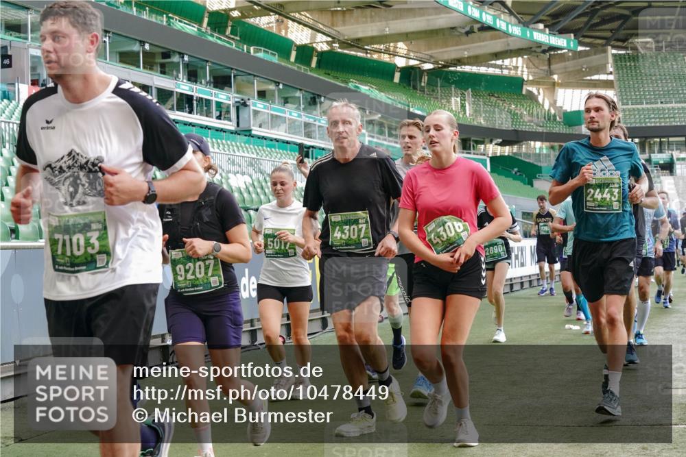 13.09.2026 - 21. swb-Marathon Bremen Michael Burmester http://msf.ph/oto/10478449 13.09.2026 13:17:56 Laufen im Stadion 134, 153, 267, 271, 311, 404, 449, 486, 546, 588, 732, 753, 837, 990, 1057, 1424, 1425, 1790, 1813, 1825, 1844, 1868, 1987, 2056, 2067, 2096, 2123, 2137, 2259, 2294, 2357, 2358, 2381, 2389, 2419, 2453, 2532, 2550, 2562, 2586, 2601, 2614, 2647, 2655, 2797, 2821, 2849, 2857, 2879, 2880, 2893, 2984, 2996, 2999, 3096, 3100, 3104, 3146, 3180, 3195, 3210, 3213, 3314, 3337, 3366, 3421, 3431, 3476, 3479, 3501, 3506, 3537, 3548, 3633, 3654, 3740, 3879, 4478 meine-sportfotos.de