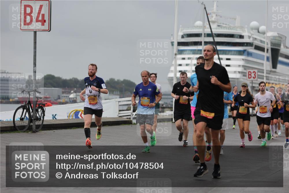 13.09.2026 - Kiel Lauf Andreas Tolksdorf http://msf.ph/oto/10478504 13.09.2026 11:51:53 Kiellinie 4, 3, 6155, 5301, 8980 meine-sportfotos.de