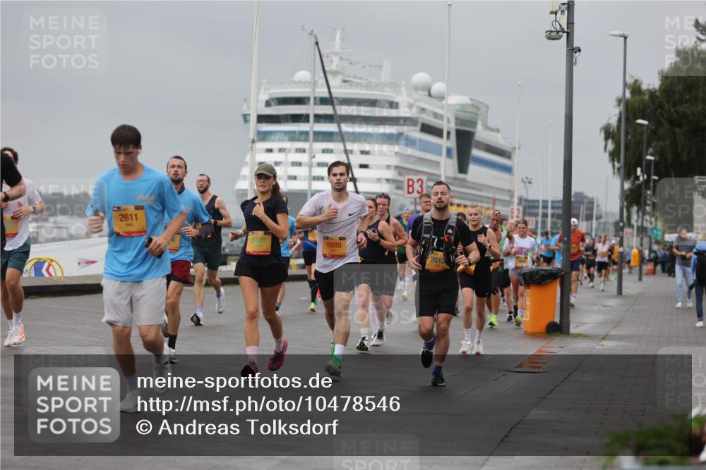 13.09.2026 - Kiel Lauf Andreas Tolksdorf http://msf.ph/oto/10478546 13.09.2026 11:51:56 Kiellinie 2611, 5301, 3, 8980, 2012 meine-sportfotos.de