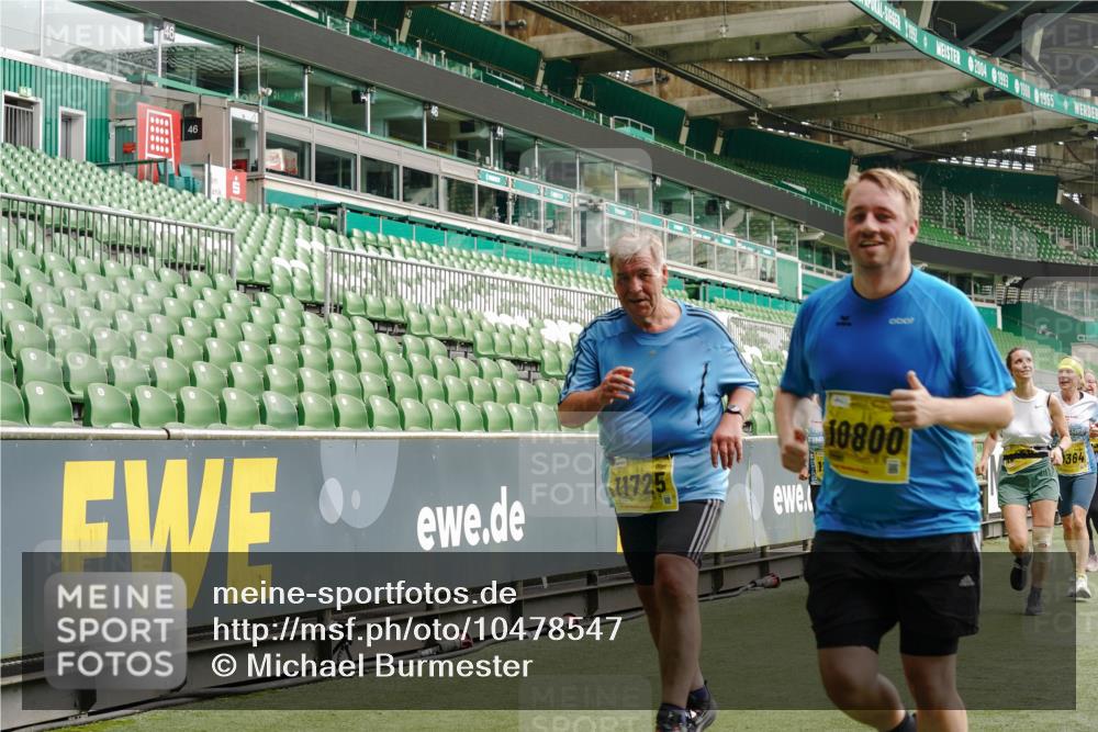 13.09.2026 - 21. swb-Marathon Bremen Michael Burmester http://msf.ph/oto/10478547 13.09.2026 10:40:30 Laufen im Stadion 10135, 10138, 10139, 10155, 10156, 10169, 10204, 10213, 10217, 10229, 10234, 10279, 10280, 10299, 10313, 10314, 10321, 10354, 10363, 10364, 10378, 10386, 10399, 10406, 10414, 10417, 10419, 10424, 10435, 10455, 10483, 10484, 10493, 10501, 10505, 10510, 10511, 10527, 10545, 10556, 10570, 10576, 10580, 10582, 10586, 10599, 10609, 10611, 10616, 10619, 10644, 10653, 10660, 10662, 10664, 10686, 10694, 10696, 10706, 10712, 10737, 10743, 10751, 10766, 10768, 10804 meine-sportfotos.de