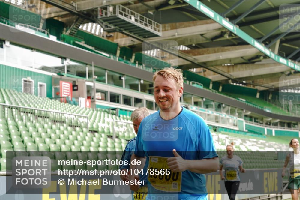 13.09.2026 - 21. swb-Marathon Bremen Michael Burmester http://msf.ph/oto/10478566 13.09.2026 10:40:30 Laufen im Stadion 10135, 10138, 10139, 10155, 10156, 10169, 10204, 10213, 10217, 10229, 10234, 10279, 10280, 10299, 10313, 10314, 10321, 10354, 10363, 10364, 10378, 10386, 10399, 10406, 10414, 10417, 10419, 10424, 10435, 10455, 10483, 10484, 10493, 10501, 10505, 10510, 10511, 10527, 10545, 10556, 10570, 10576, 10580, 10582, 10586, 10599, 10609, 10611, 10616, 10619, 10644, 10653, 10660, 10662, 10664, 10686, 10694, 10696, 10706, 10712, 10737, 10743, 10751, 10766, 10768, 10804 meine-sportfotos.de