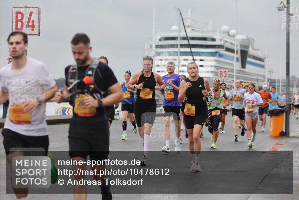 13.09.2026 - Kiel Lauf Andreas Tolksdorf http://msf.ph/oto/10478612 13.09.2026 11:52:00 Kiellinie 4, 030, 38, 7498, 11630, 3692, 3685, 3 meine-sportfotos.de