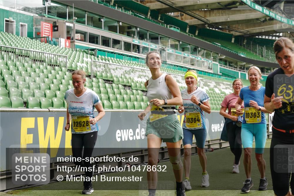 13.09.2026 - 21. swb-Marathon Bremen Michael Burmester http://msf.ph/oto/10478632 13.09.2026 10:40:33 Laufen im Stadion 10135, 10138, 10139, 10155, 10156, 10163, 10169, 10213, 10217, 10229, 10234, 10247, 10279, 10280, 10299, 10313, 10314, 10321, 10354, 10378, 10386, 10399, 10406, 10414, 10417, 10419, 10424, 10435, 10455, 10483, 10484, 10493, 10501, 10505, 10510, 10511, 10527, 10545, 10556, 10570, 10576, 10580, 10582, 10586, 10599, 10609, 10611, 10616, 10619, 10644, 10653, 10660, 10662, 10664, 10694, 10696, 10706, 10712, 10737, 10743, 10751, 10766, 10768, 10804, 11043, 11048 meine-sportfotos.de