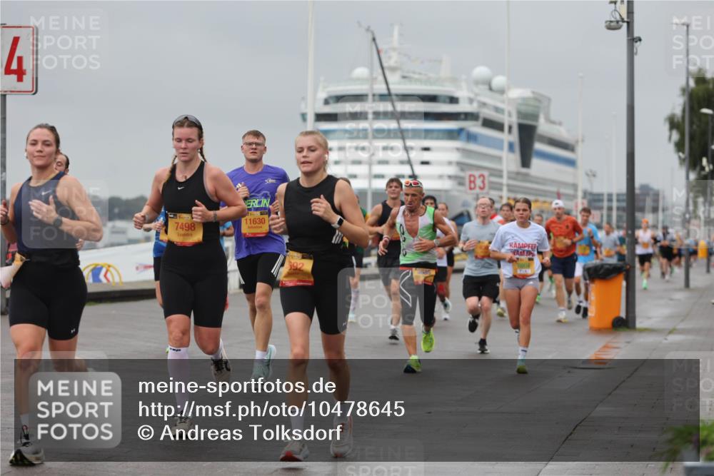 13.09.2026 - Kiel Lauf Andreas Tolksdorf http://msf.ph/oto/10478645 13.09.2026 11:52:01 Kiellinie 4, 38, 7498, 11630, 692, 3685, 3, 7804 meine-sportfotos.de