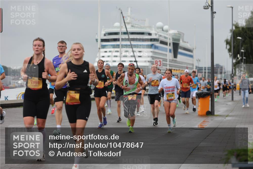 13.09.2026 - Kiel Lauf Andreas Tolksdorf http://msf.ph/oto/10478647 13.09.2026 11:52:01 Kiellinie 7498, 8659, 2, 3686, 83, 7804 meine-sportfotos.de