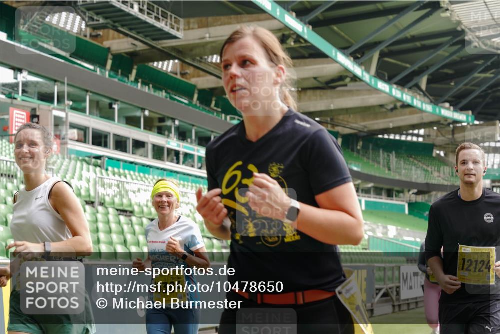 13.09.2026 - 21. swb-Marathon Bremen Michael Burmester http://msf.ph/oto/10478650 13.09.2026 10:40:34 Laufen im Stadion 10135, 10138, 10139, 10155, 10156, 10163, 10169, 10213, 10217, 10229, 10234, 10247, 10279, 10280, 10299, 10313, 10314, 10321, 10354, 10378, 10386, 10399, 10406, 10414, 10417, 10419, 10424, 10435, 10455, 10483, 10484, 10493, 10501, 10505, 10510, 10511, 10527, 10545, 10556, 10570, 10576, 10580, 10582, 10586, 10599, 10609, 10611, 10616, 10619, 10644, 10653, 10660, 10662, 10664, 10694, 10696, 10706, 10712, 10737, 10743, 10751, 10766, 10768, 10804, 11043, 11048 meine-sportfotos.de