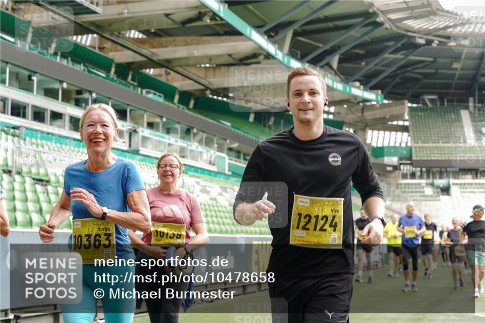 13.09.2026 - 21. swb-Marathon Bremen Michael Burmester http://msf.ph/oto/10478658 13.09.2026 10:40:34 Laufen im Stadion 10135, 10138, 10139, 10155, 10156, 10163, 10169, 10213, 10217, 10229, 10234, 10247, 10279, 10280, 10299, 10313, 10314, 10321, 10354, 10378, 10386, 10399, 10406, 10414, 10417, 10419, 10424, 10435, 10455, 10483, 10484, 10493, 10501, 10505, 10510, 10511, 10527, 10545, 10556, 10570, 10576, 10580, 10582, 10586, 10599, 10609, 10611, 10616, 10619, 10644, 10653, 10660, 10662, 10664, 10694, 10696, 10706, 10712, 10737, 10743, 10751, 10766, 10768, 10804, 11043, 11048 meine-sportfotos.de