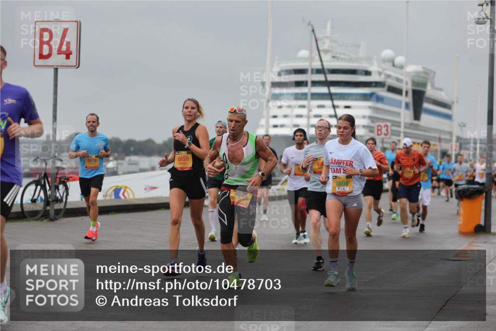 13.09.2026 - Kiel Lauf Andreas Tolksdorf http://msf.ph/oto/10478703 13.09.2026 11:52:03 Kiellinie 4, 2476, 8659, 3685, 38, 7804, 3 meine-sportfotos.de