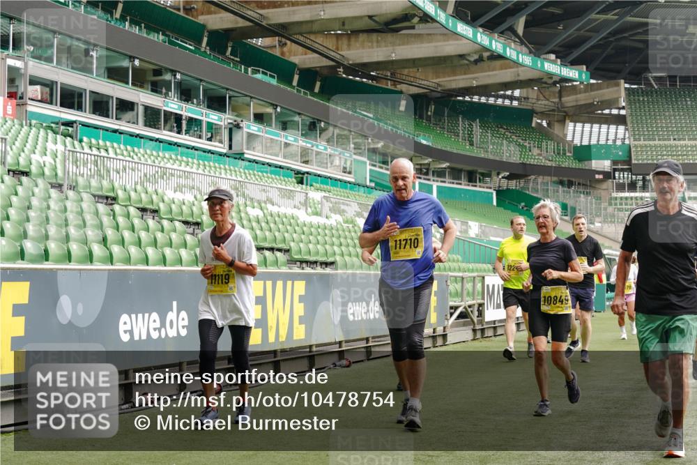 13.09.2026 - 21. swb-Marathon Bremen Michael Burmester http://msf.ph/oto/10478754 13.09.2026 10:40:39 Laufen im Stadion 10135, 10138, 10155, 10156, 10163, 10169, 10213, 10217, 10229, 10234, 10247, 10279, 10280, 10299, 10313, 10314, 10321, 10354, 10386, 10399, 10406, 10414, 10417, 10419, 10424, 10435, 10455, 10483, 10484, 10493, 10501, 10511, 10527, 10545, 10556, 10570, 10576, 10580, 10582, 10586, 10599, 10609, 10611, 10616, 10619, 10644, 10653, 10660, 10662, 10694, 10696, 10706, 10712, 10719, 10737, 10743, 10751, 10766, 10768, 10804, 11043, 11048 meine-sportfotos.de