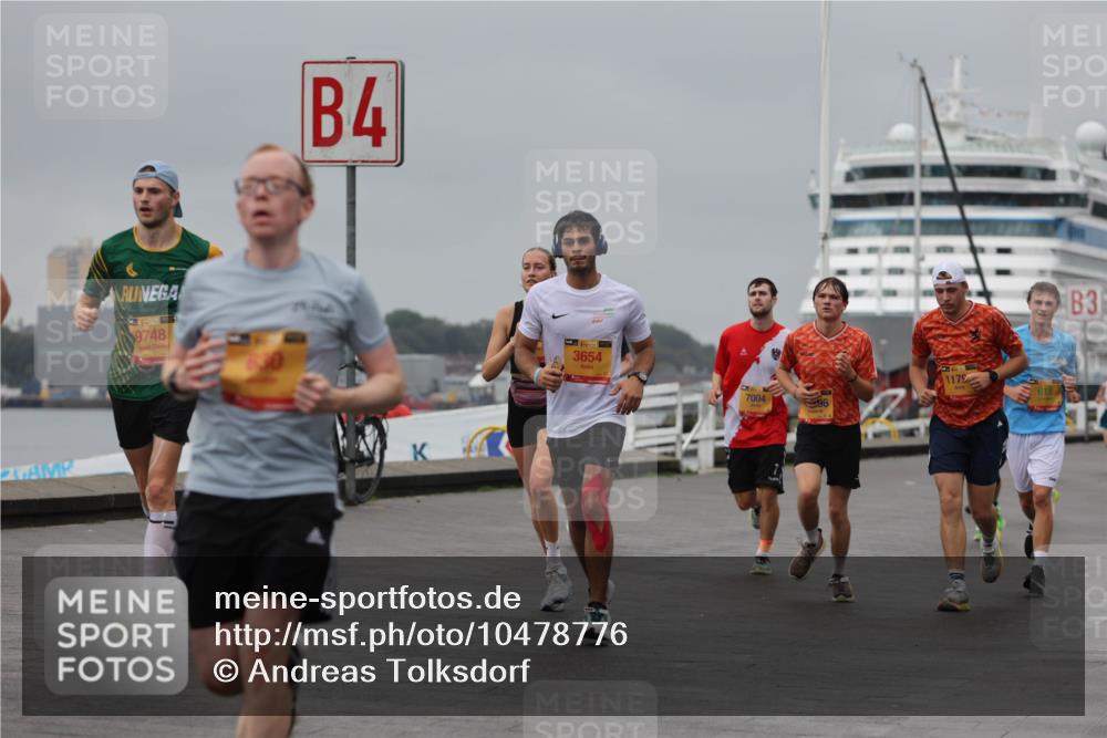 13.09.2026 - Kiel Lauf Andreas Tolksdorf http://msf.ph/oto/10478776 13.09.2026 11:52:07 Kiellinie 9748, 4, 3654, 1179, 7004, 3 meine-sportfotos.de