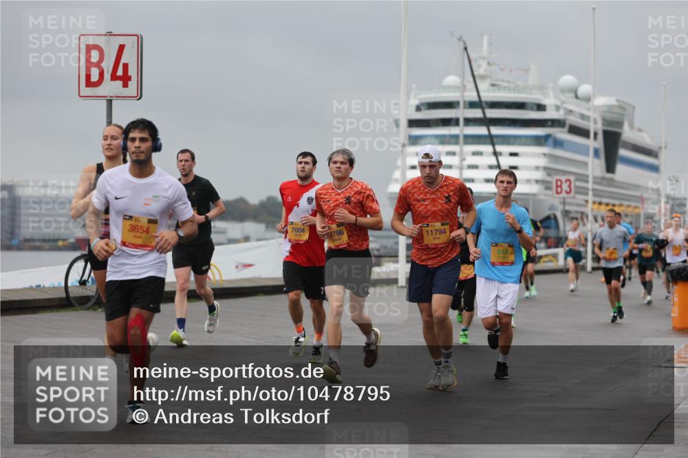 13.09.2026 - Kiel Lauf Andreas Tolksdorf http://msf.ph/oto/10478795 13.09.2026 11:52:08 Kiellinie 4, 3654, 7004, 1796, 11794, 618, 3 meine-sportfotos.de