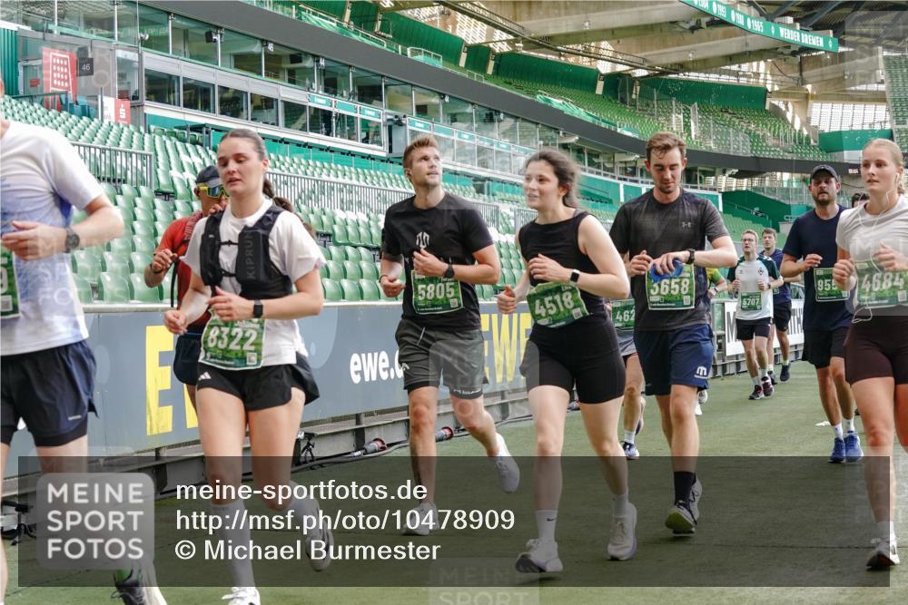 13.09.2026 - 21. swb-Marathon Bremen Michael Burmester http://msf.ph/oto/10478909 13.09.2026 13:18:15 Laufen im Stadion 267, 311, 404, 449, 486, 546, 588, 732, 753, 837, 921, 1057, 1424, 1425, 1431, 1765, 1790, 1813, 1844, 1868, 1987, 2056, 2067, 2096, 2123, 2137, 2224, 2294, 2357, 2358, 2389, 2419, 2453, 2532, 2550, 2586, 2601, 2614, 2622, 2647, 2655, 2786, 2821, 2845, 2849, 2857, 2879, 2880, 2893, 2944, 2984, 2999, 3072, 3096, 3100, 3104, 3146, 3180, 3195, 3210, 3213, 3285, 3287, 3314, 3337, 3421, 3431, 3476, 3479, 3506, 3537, 3548, 3619, 3633, 3654, 3740, 3879, 4478 meine-sportfotos.de