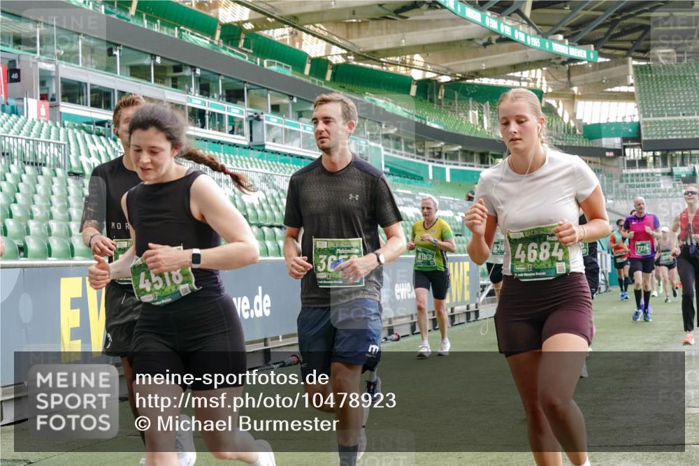 13.09.2026 - 21. swb-Marathon Bremen Michael Burmester http://msf.ph/oto/10478923 13.09.2026 13:18:16 Laufen im Stadion 267, 311, 404, 449, 486, 546, 588, 732, 753, 837, 921, 1057, 1424, 1425, 1431, 1506, 1765, 1790, 1813, 1844, 1868, 1987, 2056, 2067, 2096, 2123, 2137, 2224, 2294, 2357, 2358, 2389, 2419, 2453, 2532, 2550, 2557, 2586, 2601, 2614, 2622, 2647, 2655, 2786, 2821, 2845, 2849, 2857, 2879, 2880, 2893, 2944, 2984, 2999, 3072, 3096, 3100, 3104, 3146, 3180, 3195, 3210, 3213, 3285, 3287, 3314, 3337, 3421, 3431, 3476, 3479, 3506, 3537, 3548, 3619, 3633, 3654, 3740, 3879, 4478 meine-sportfotos.de